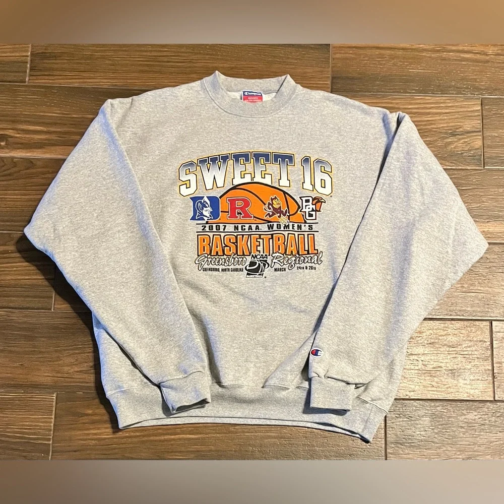 2007‎ NCAA Women’s Basketball Sweet 16 Regional Sweatshirt Size XL Vintage
